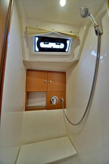 Фото номера Mobile Home with Private External Bathroom Ботели Bavaria 46 Cruiser г. Мангалия 49