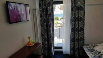 Фото номера Двухместный номер эконом-класса с 1 кроватью Отель Hotel Solymar г. Мангалия 8