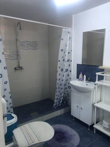 Фото номера Дом с 1 спальней Дома для отпуска Casa de vacanta г. Мангалия 8
