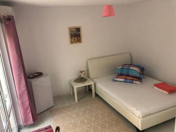 Фото номера Дом с 1 спальней Дома для отпуска Casa de vacanta г. Мангалия 22