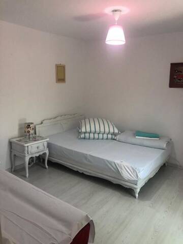 Фото номера Дом с 1 спальней Дома для отпуска Casa de vacanta г. Мангалия 31