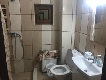 Фото номера Трехместный номер с ванной комнатой Гостевой дом Vila Khalo г. Мангалия 2